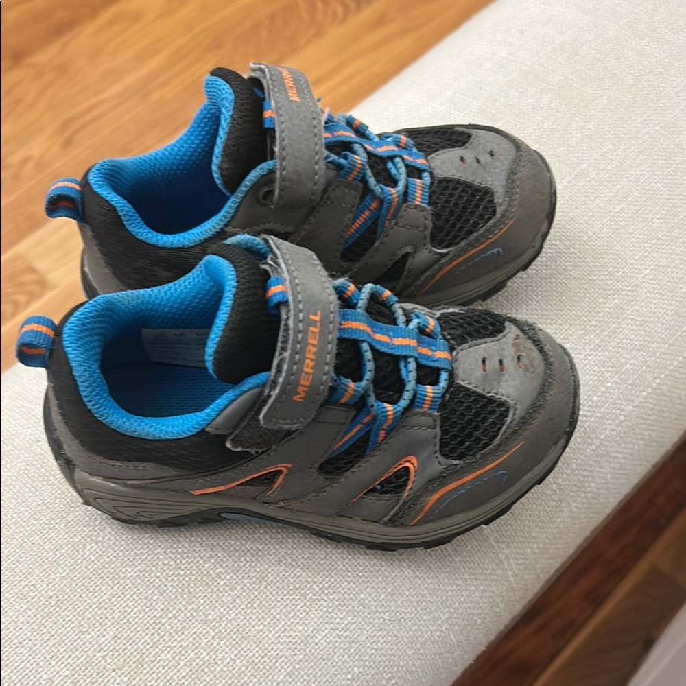 Merrell Gray and Blue Trail Sneakers with Rugged Design
